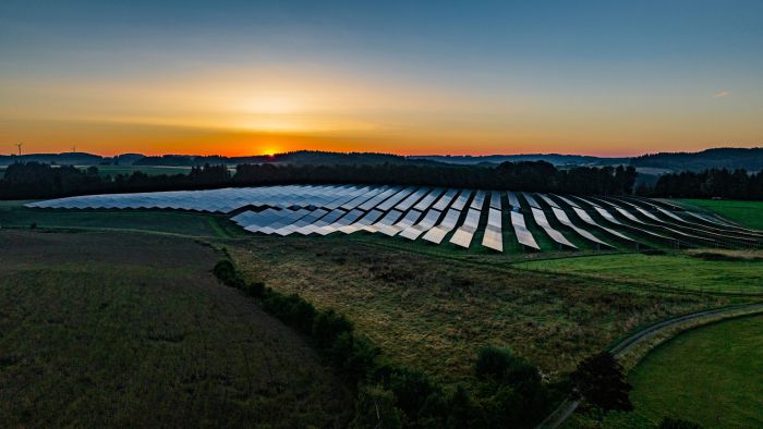 PV-Freiflächenanlage Rickertsreute Ravensburg bee pv GmbH PV-Freiflächenanlage Rickertsreute Ravensburg bee pv GmbH